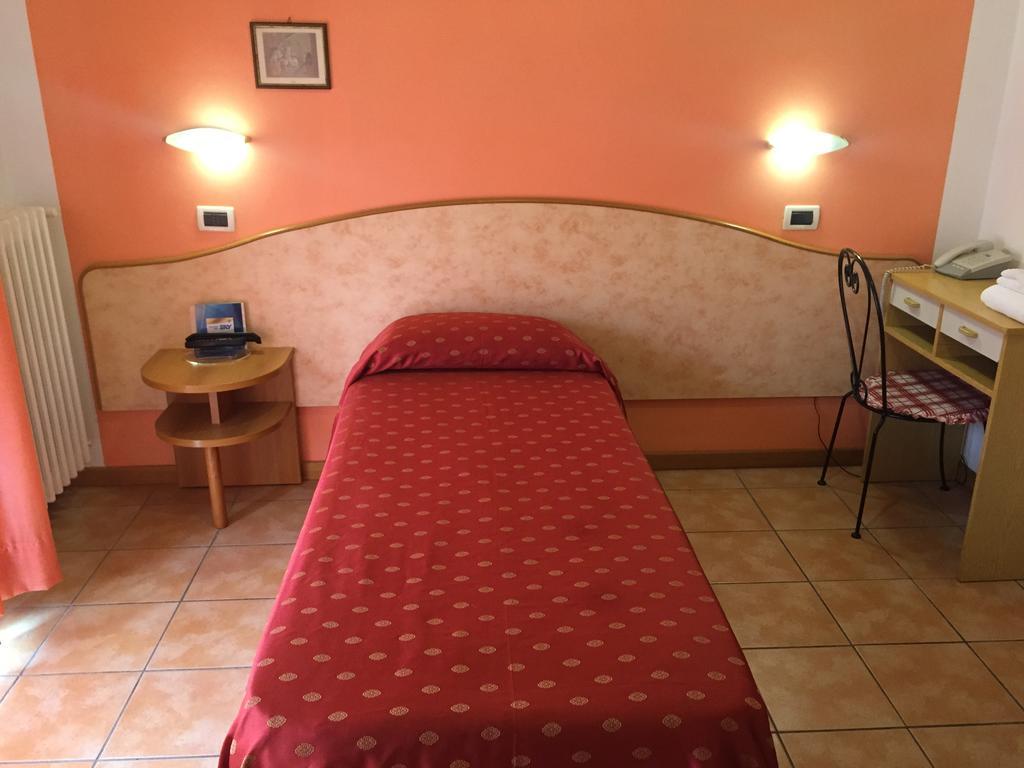 Hotel Magda Novafeltria Номер фото