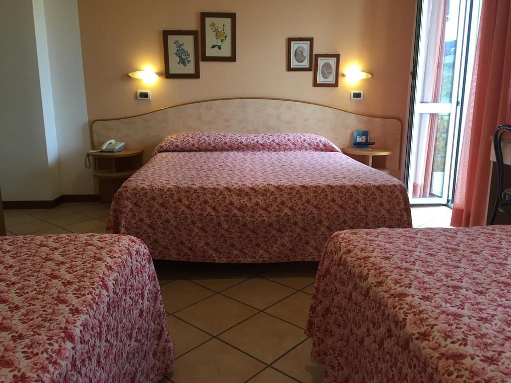 Hotel Magda Novafeltria Номер фото